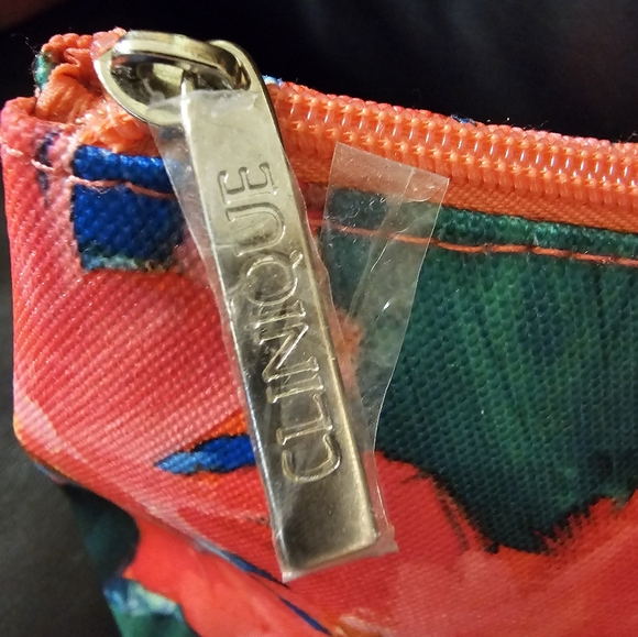 Clinique and Lulu DK Floral Makeup Bag NWOT - Picture 6 of 6